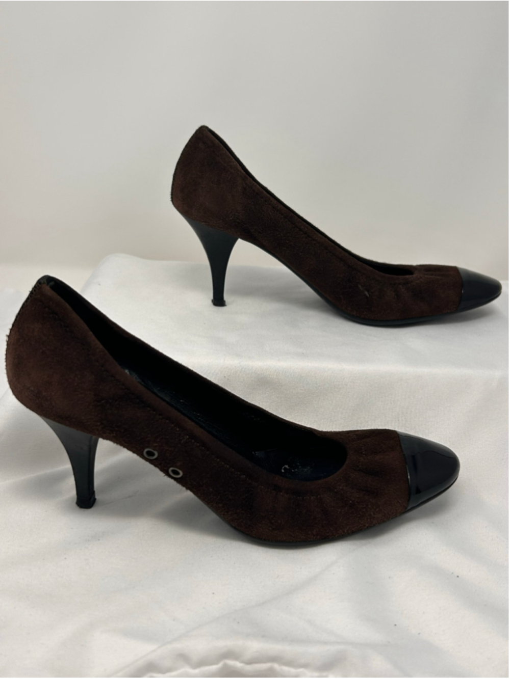 Prada Vintage Brown Suede Black Patent Cap Toe Pumps Size 36 - Picture 2 of 9